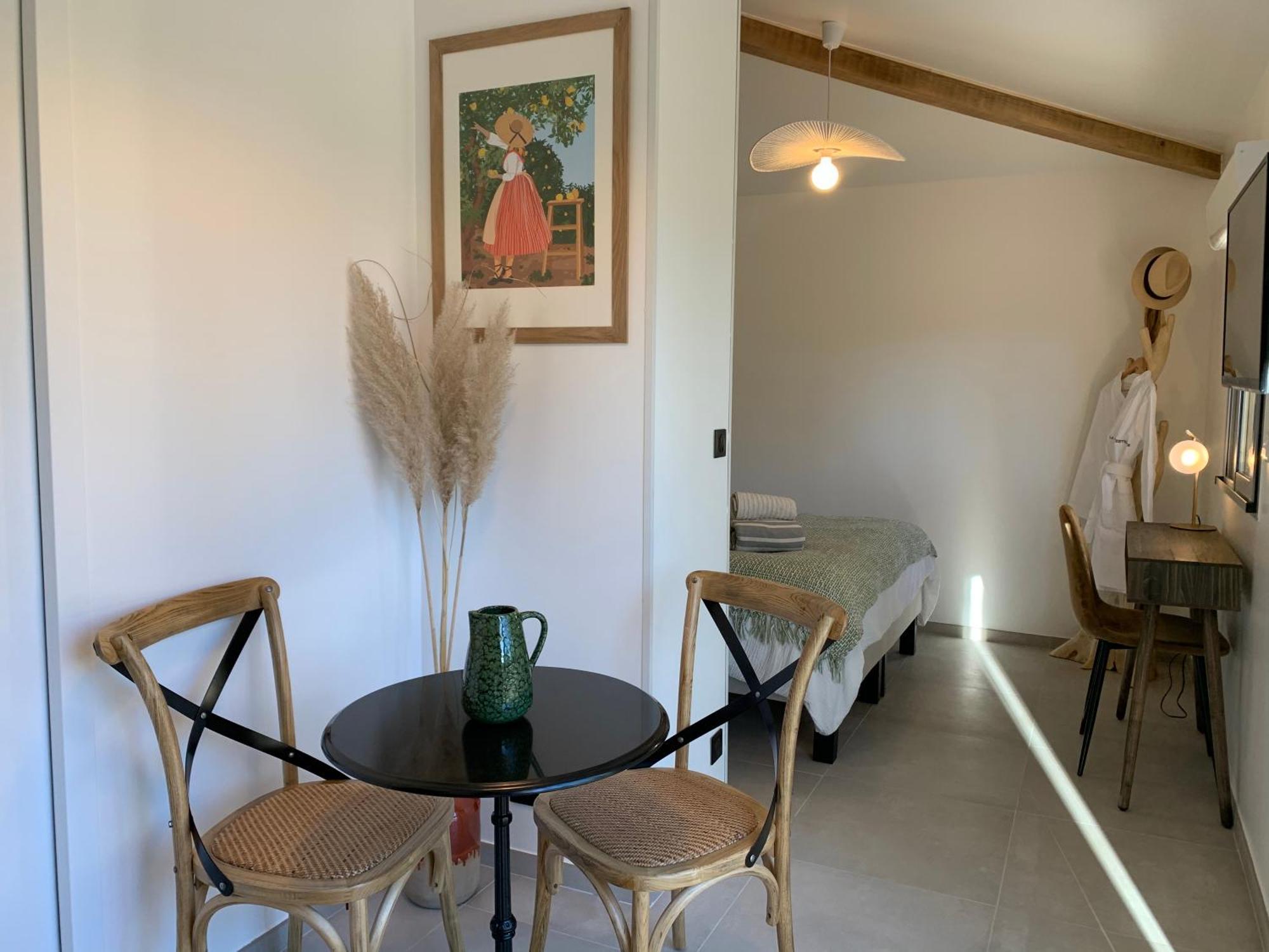 Hotel La Parenthese Saint Donat Aix-en-Provence Zimmer foto